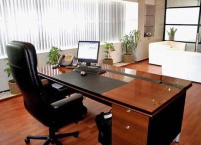 Bàn làm việc cho giám đốc cần chú ý kỹ lưỡng hơn